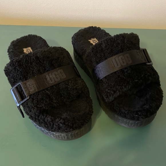 UGG Plush Platform Slides - Picture 1 of 3
